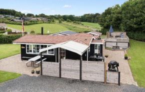 Stunning Home In Aabenraa With Kitchen